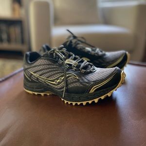 Saucony Peregrine 2 trail running shoes, women’s size 8.5